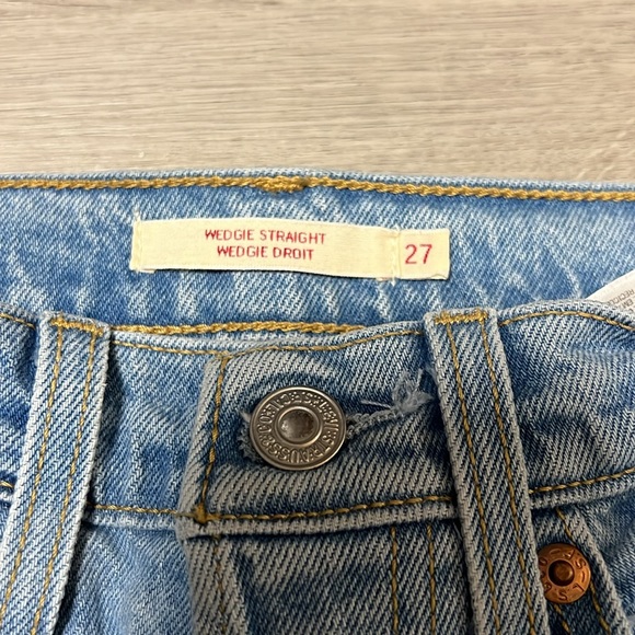 Levi’s Wedgie Straight Leg Jeans - Picture 3 of 4